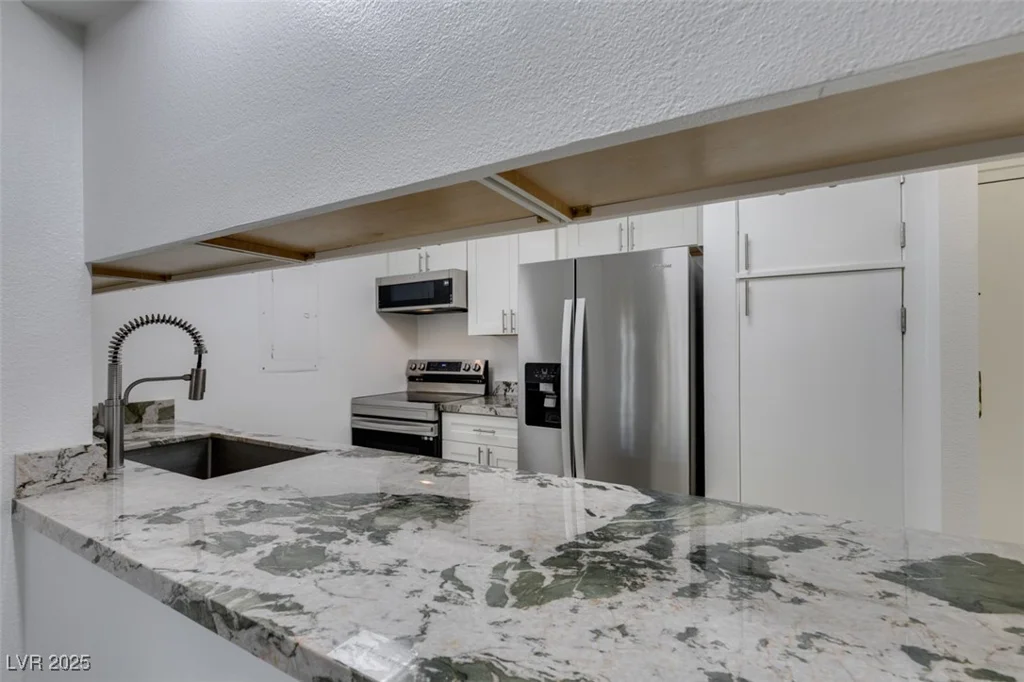 205 Harmon, Las Vegas, NV 89169