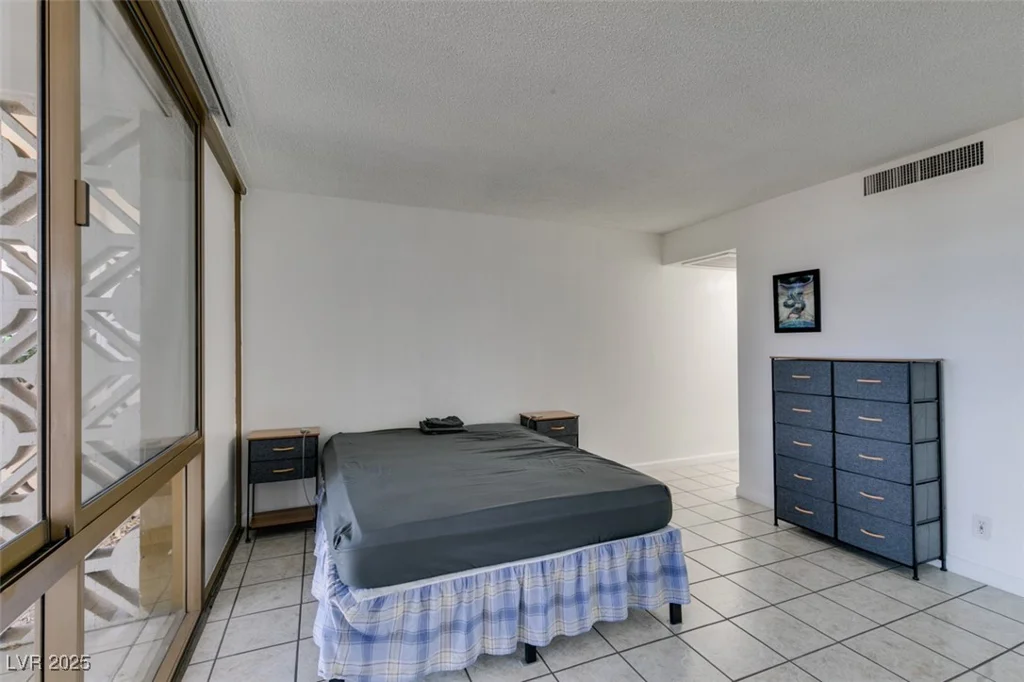 205 Harmon, Las Vegas, NV 89169