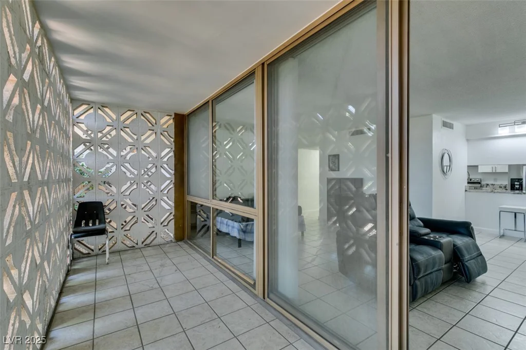 205 Harmon, Las Vegas, NV 89169