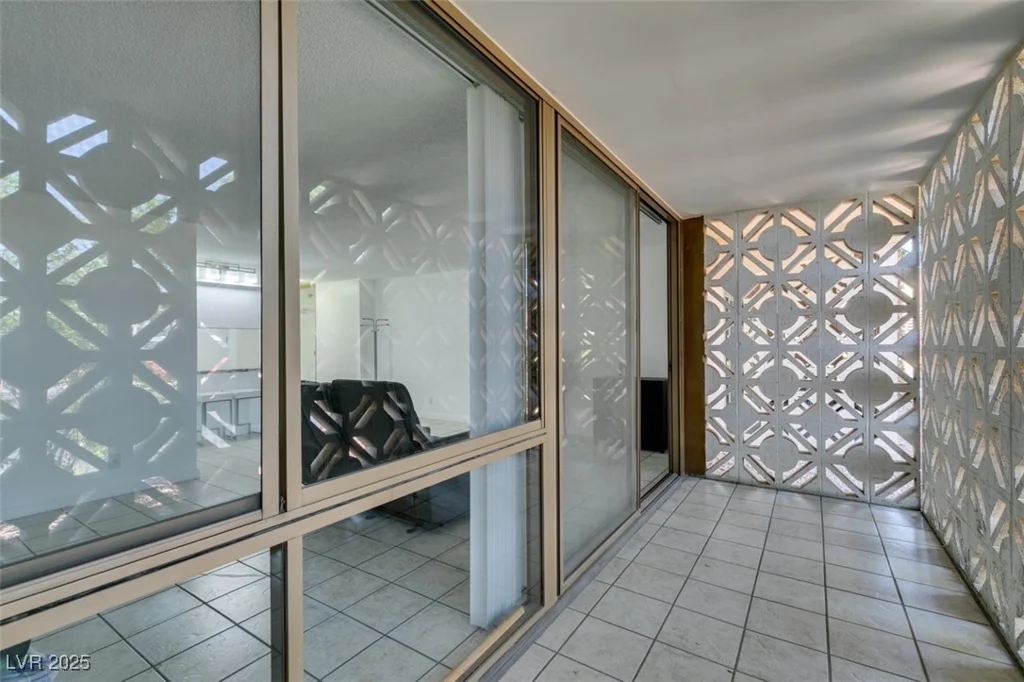 205 Harmon, Las Vegas, NV 89169
