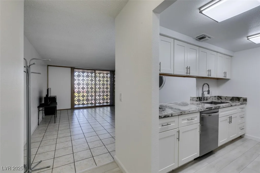205 Harmon, Las Vegas, NV 89169