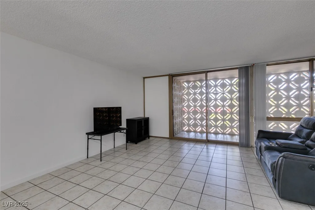 205 Harmon, Las Vegas, NV 89169