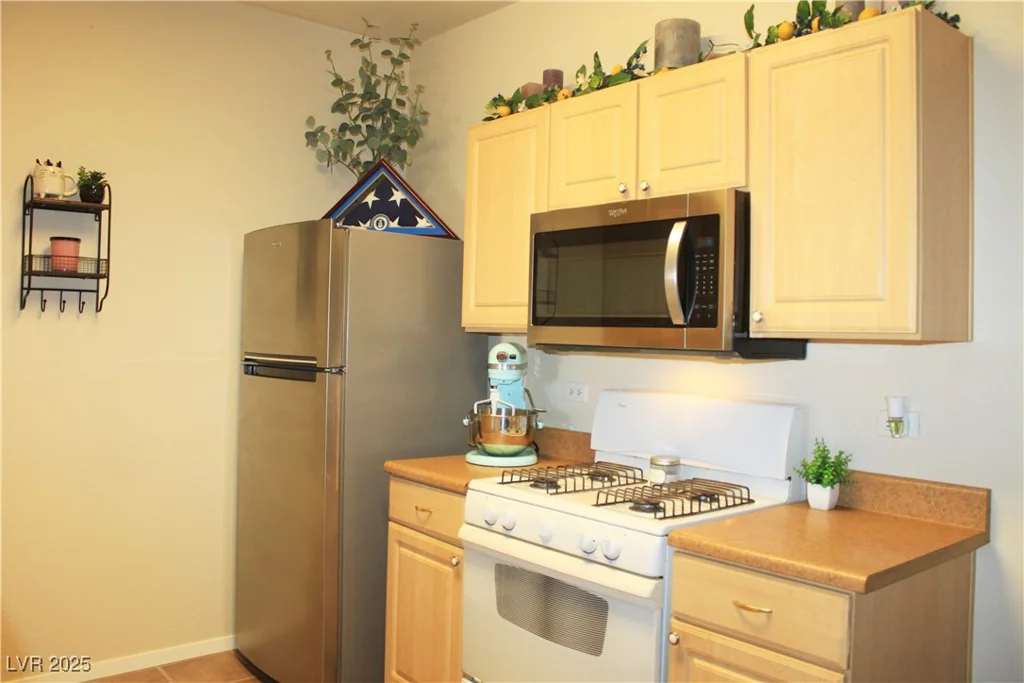 8250 Grand Canyon, Las Vegas, NV 89166