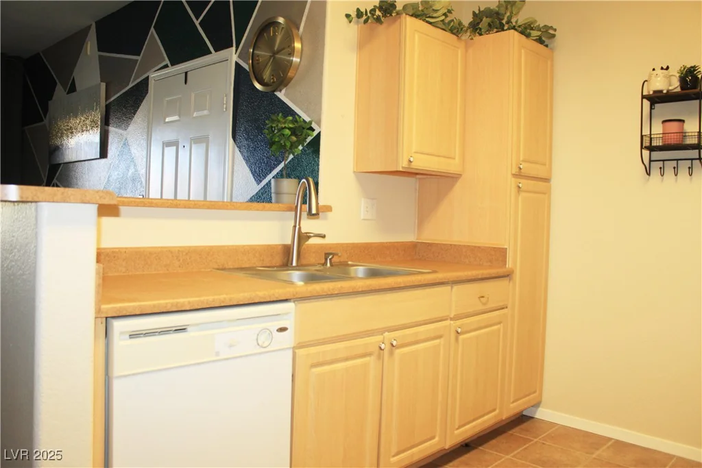8250 Grand Canyon, Las Vegas, NV 89166