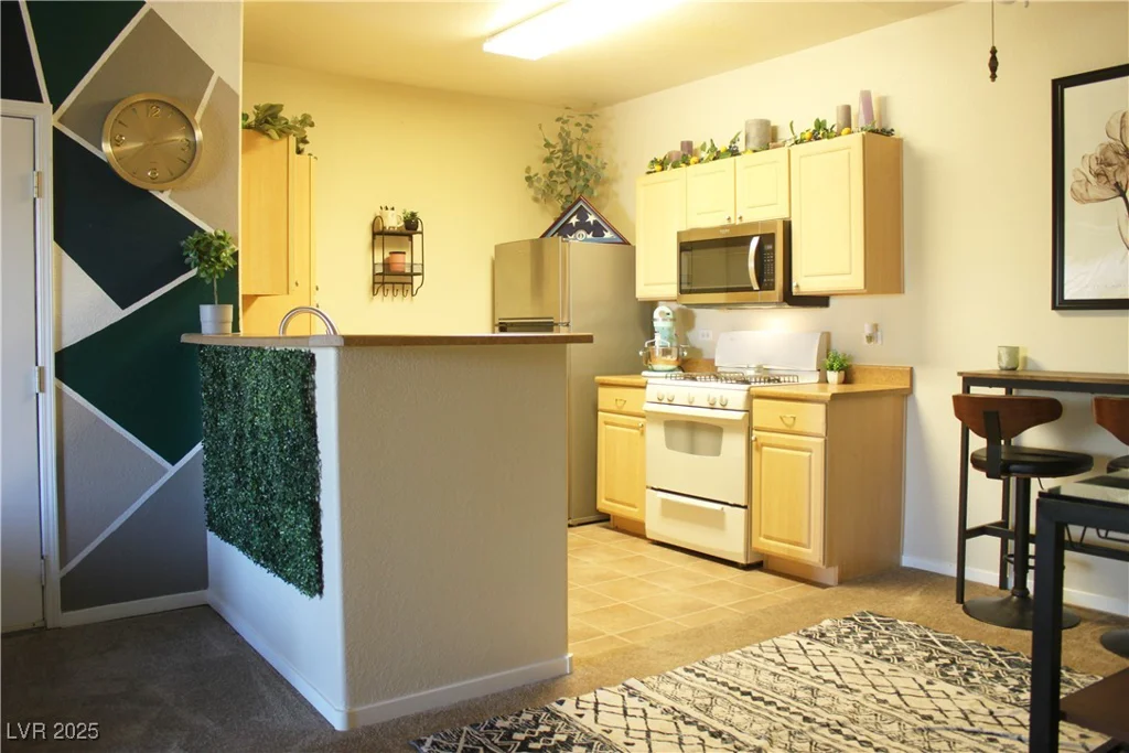 8250 Grand Canyon, Las Vegas, NV 89166