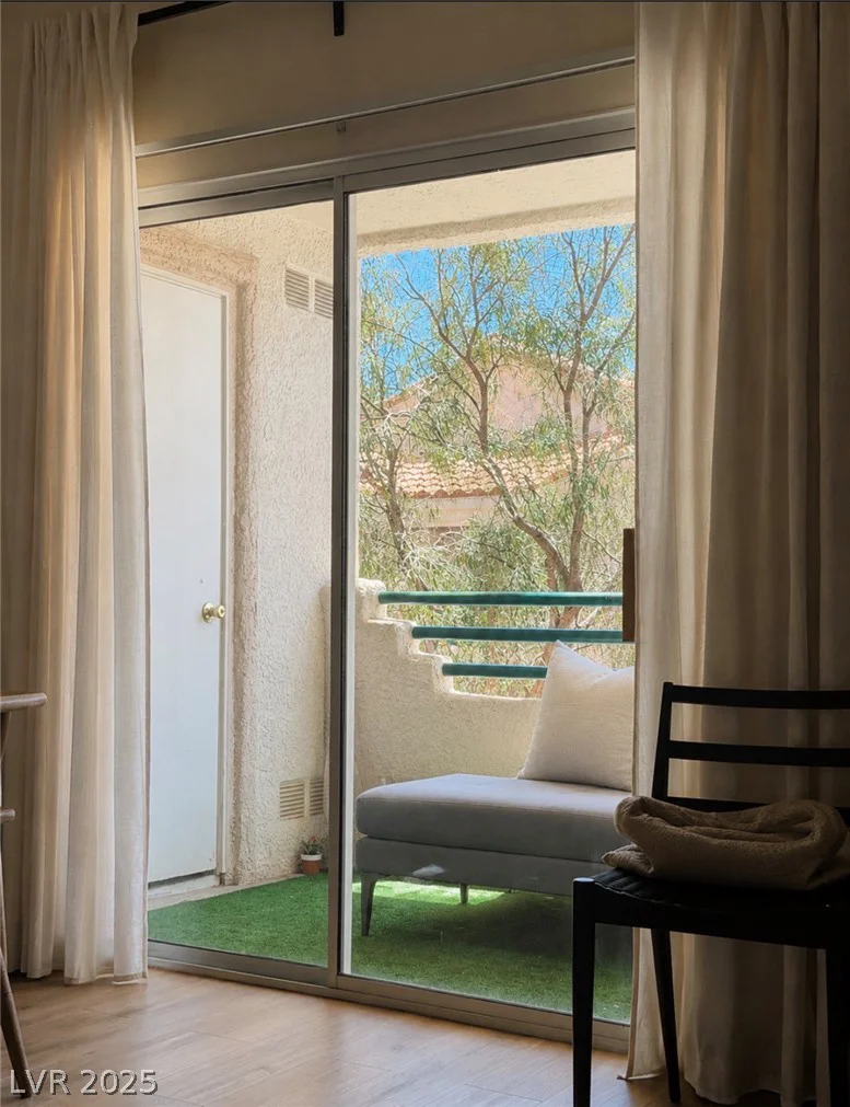7905 Lago Vista, Las Vegas, NV 89145