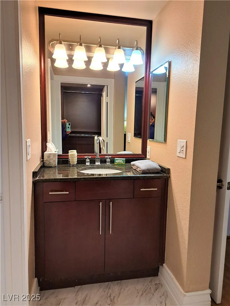 270 Flamingo, Las Vegas, NV 89169