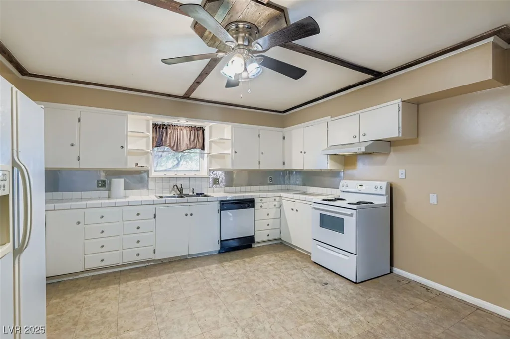 1233 Comstock, Las Vegas, NV 89106