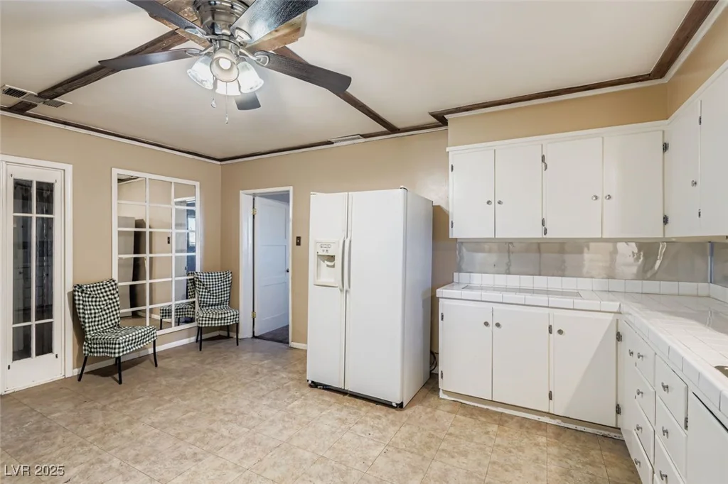 1233 Comstock, Las Vegas, NV 89106
