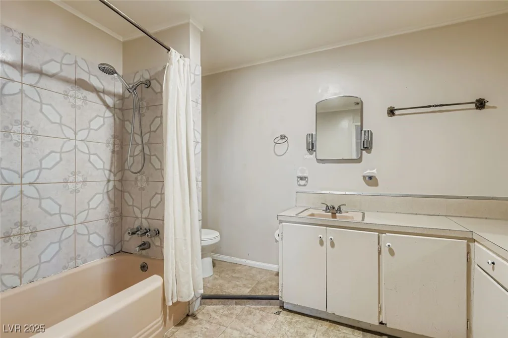 1233 Comstock, Las Vegas, NV 89106