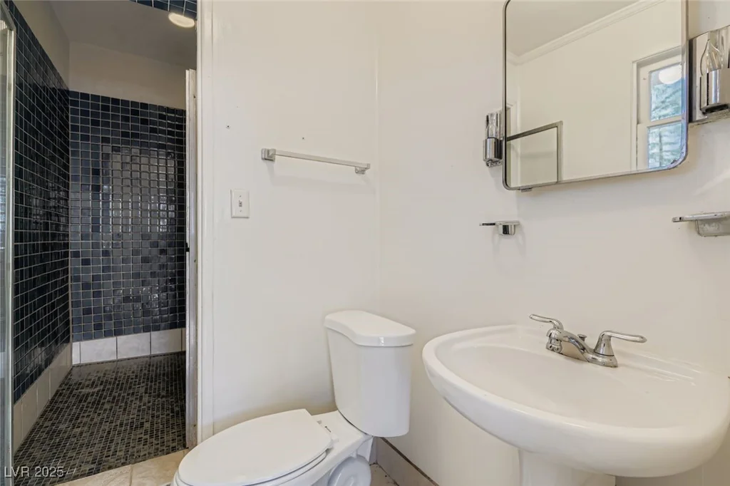 1233 Comstock, Las Vegas, NV 89106