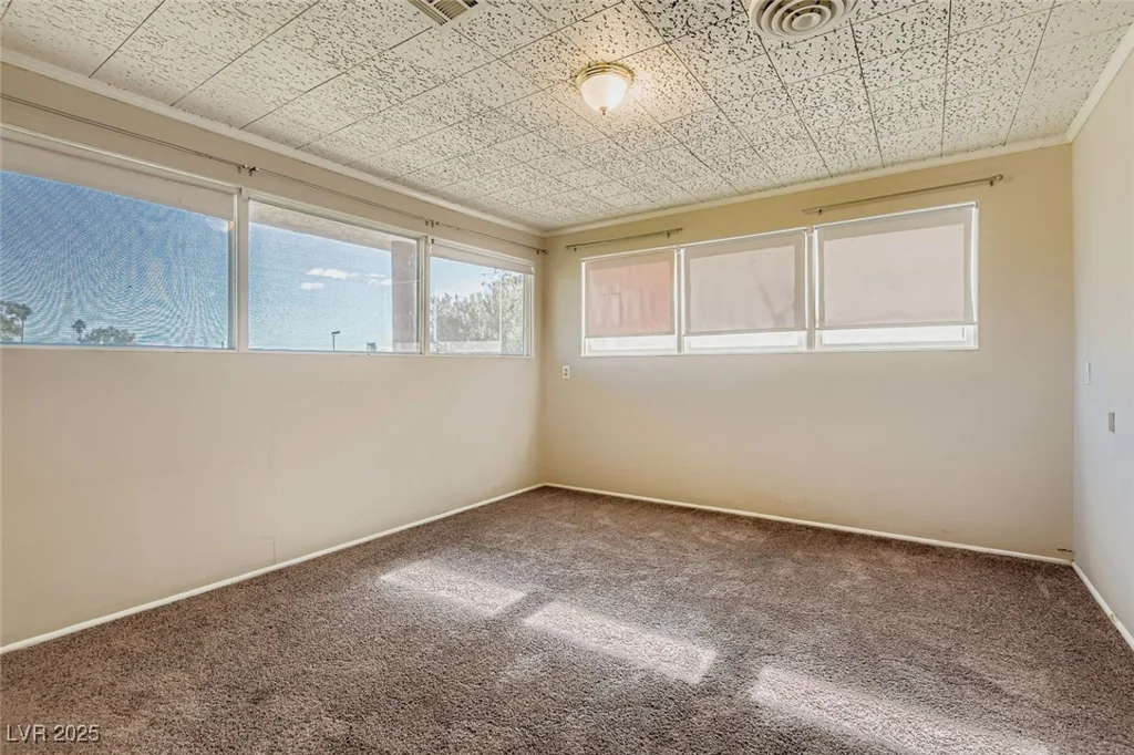 1233 Comstock, Las Vegas, NV 89106