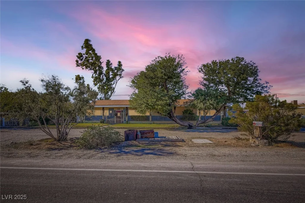 1233 Comstock, Las Vegas, NV 89106