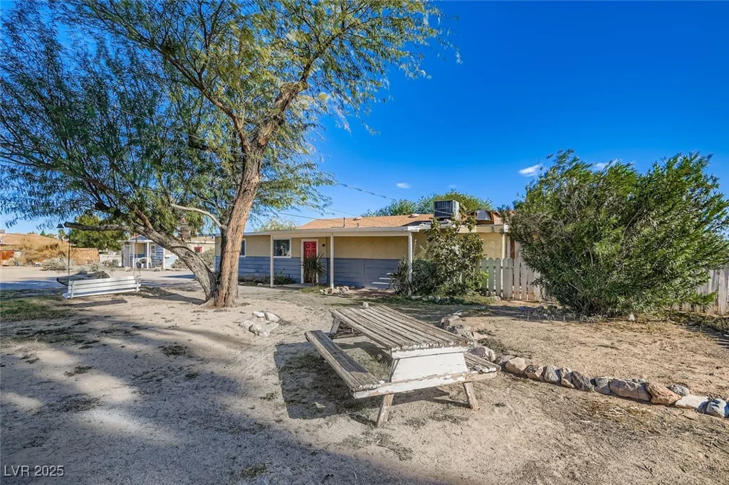 1233 Comstock, Las Vegas, NV 89106
