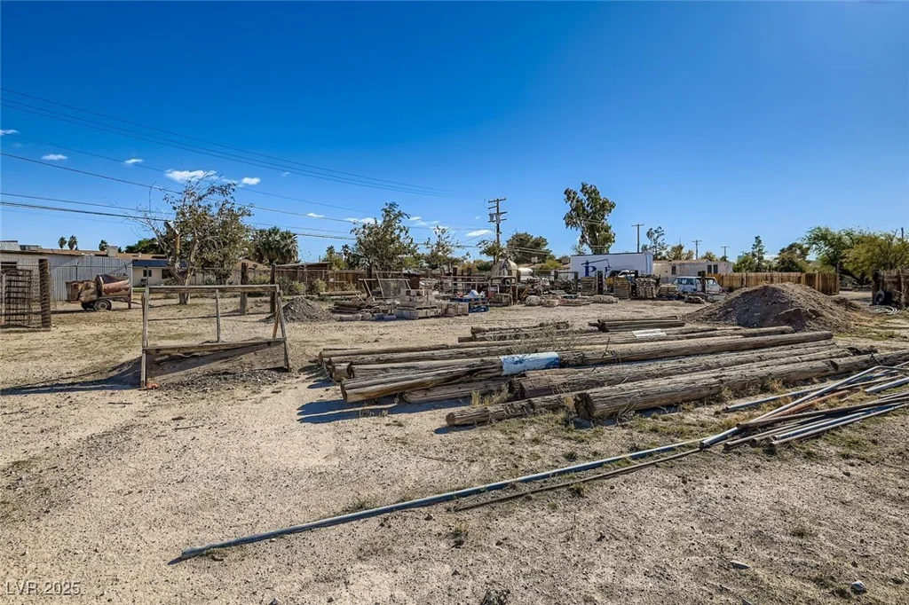 1233 Comstock, Las Vegas, NV 89106