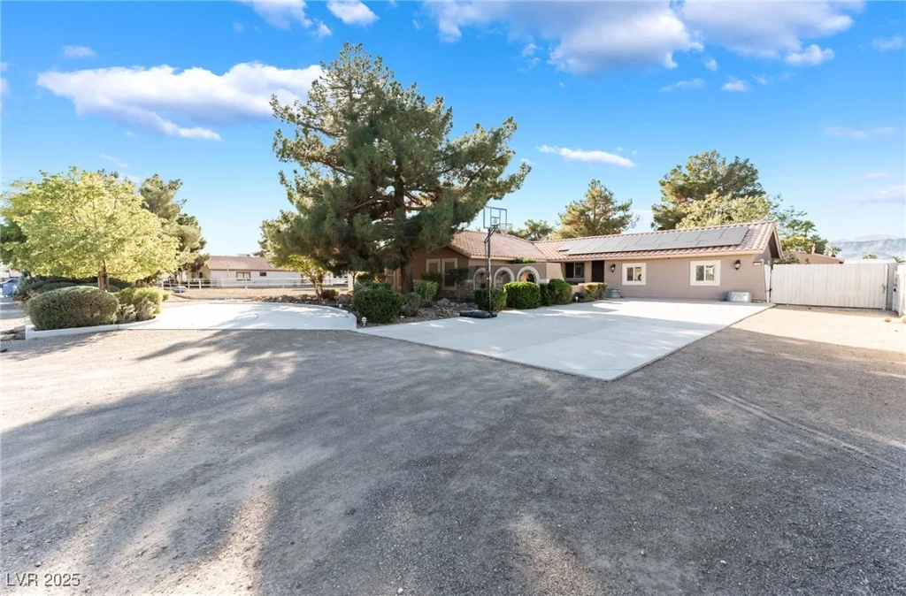 6109 Starlight, Las Vegas, NV 89130