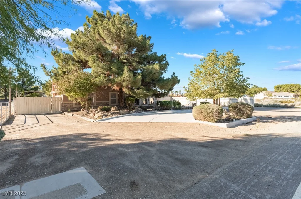 6109 Starlight, Las Vegas, NV 89130