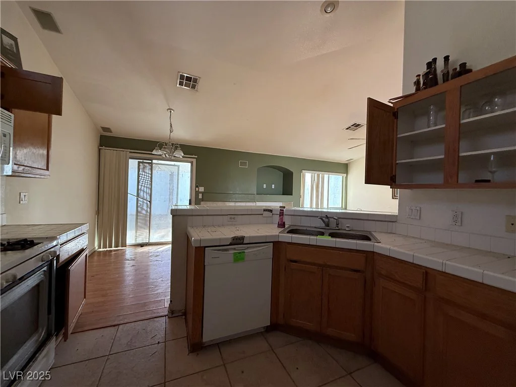 627 Spritlake, North Las Vegas, NV 89032