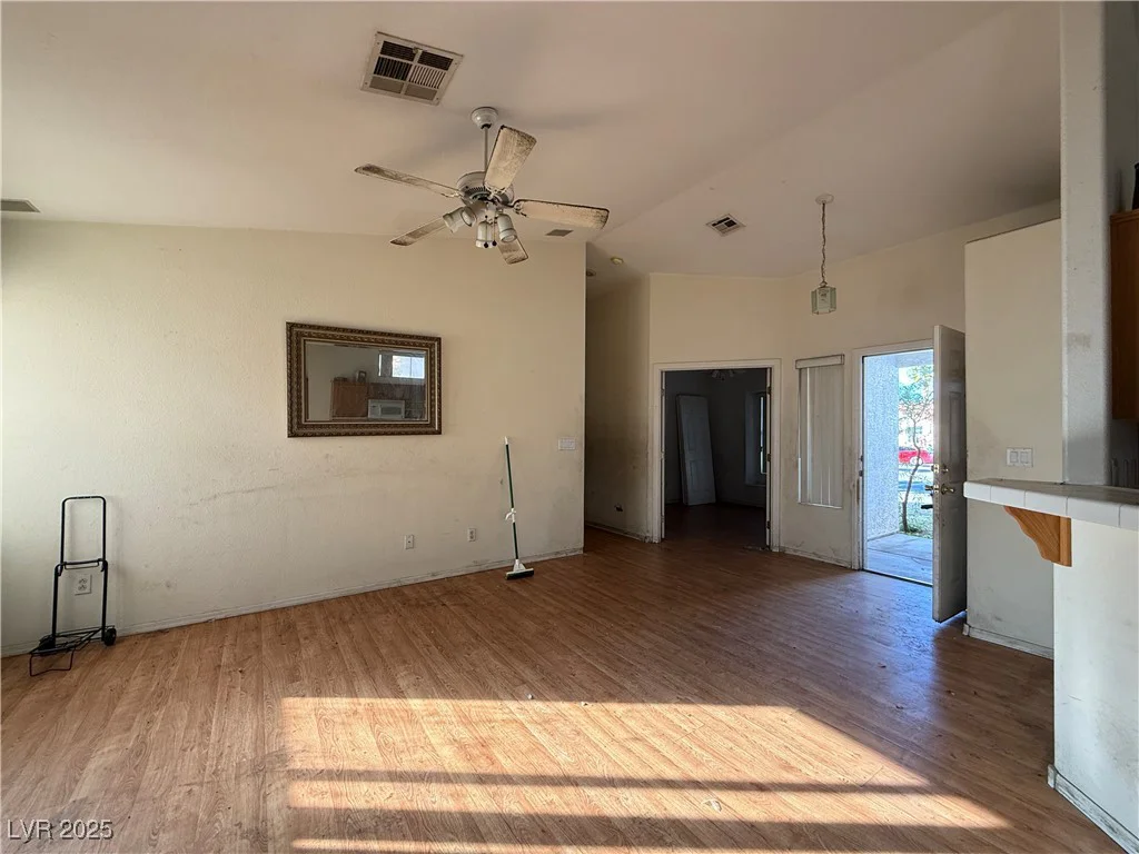 627 Spritlake, North Las Vegas, NV 89032