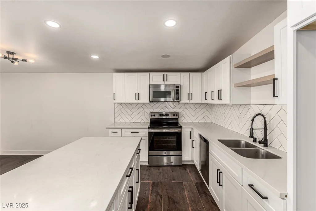 3220 Stanley, North Las Vegas, NV 89030