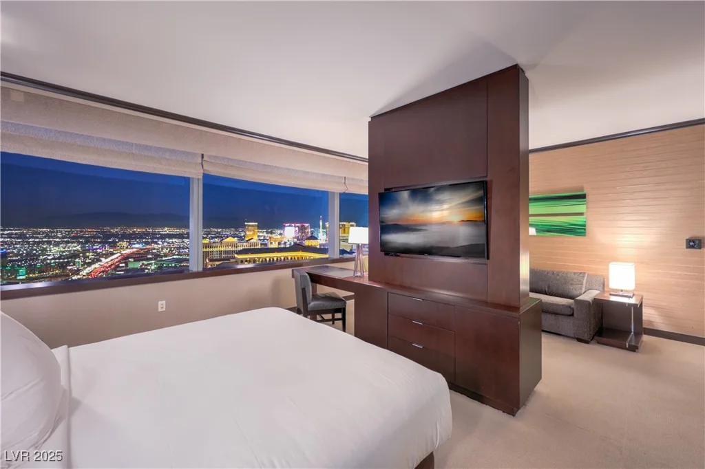 2600 Harmon, Las Vegas, NV 89158