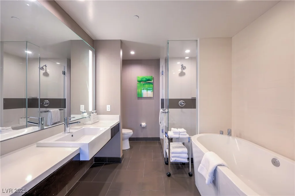 2600 Harmon, Las Vegas, NV 89158