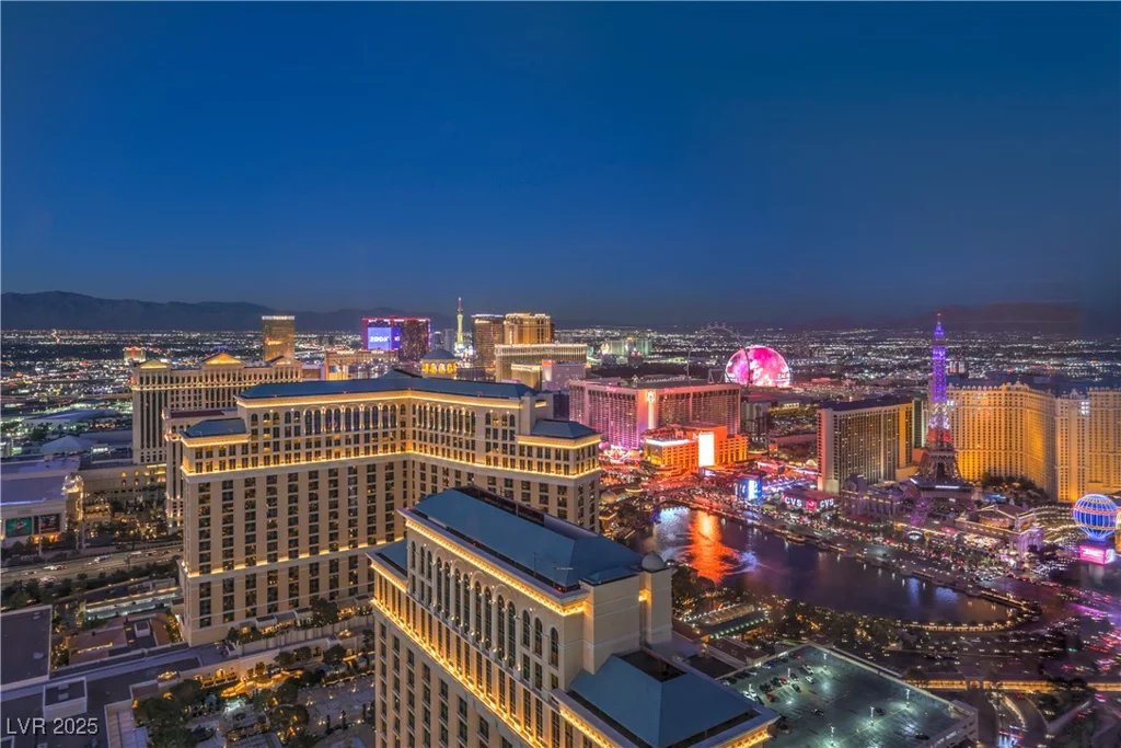 2600 Harmon, Las Vegas, NV 89158