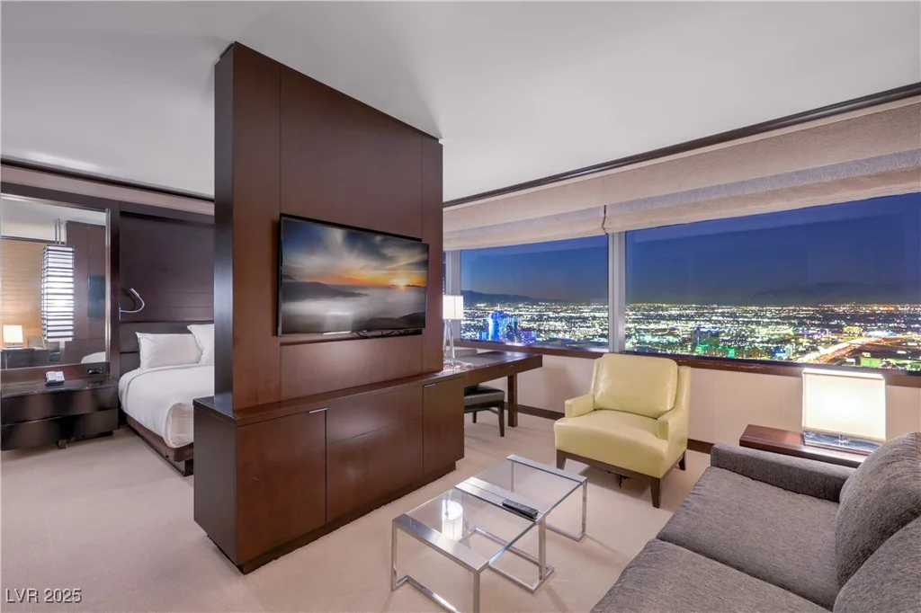 2600 Harmon, Las Vegas, NV 89158