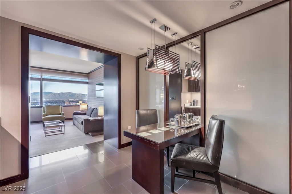 2600 Harmon, Las Vegas, NV 89158