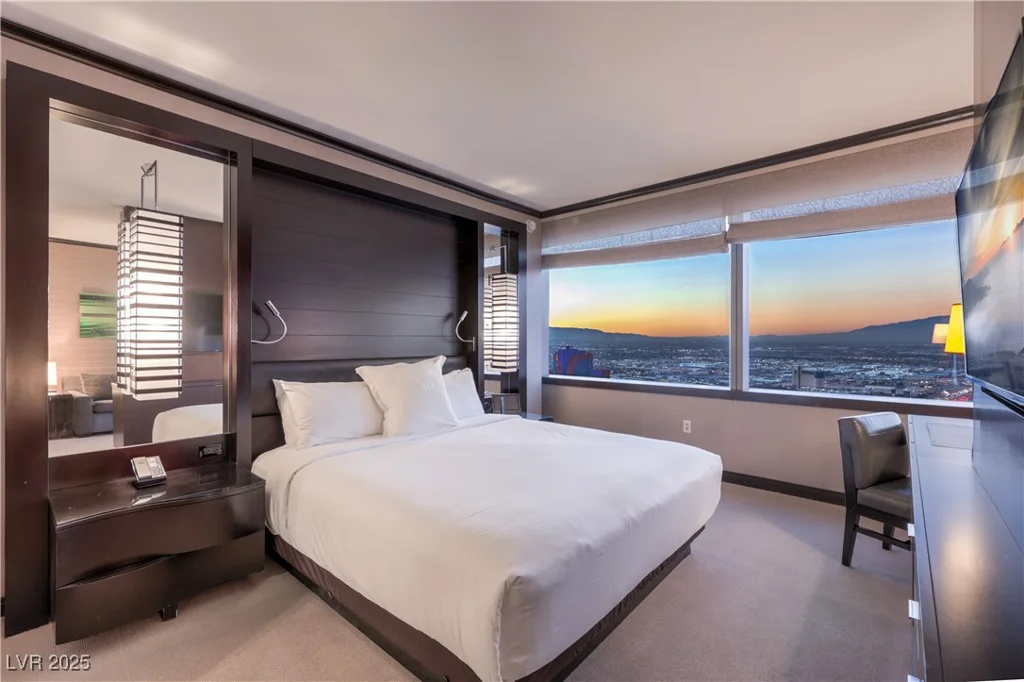 2600 Harmon, Las Vegas, NV 89158
