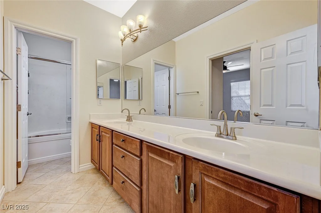 2755 Asgard, Las Vegas, NV 89121