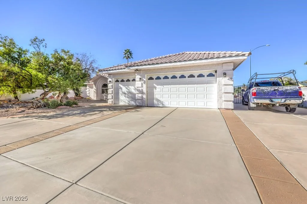 4515 Goen, Las Vegas, NV 89121