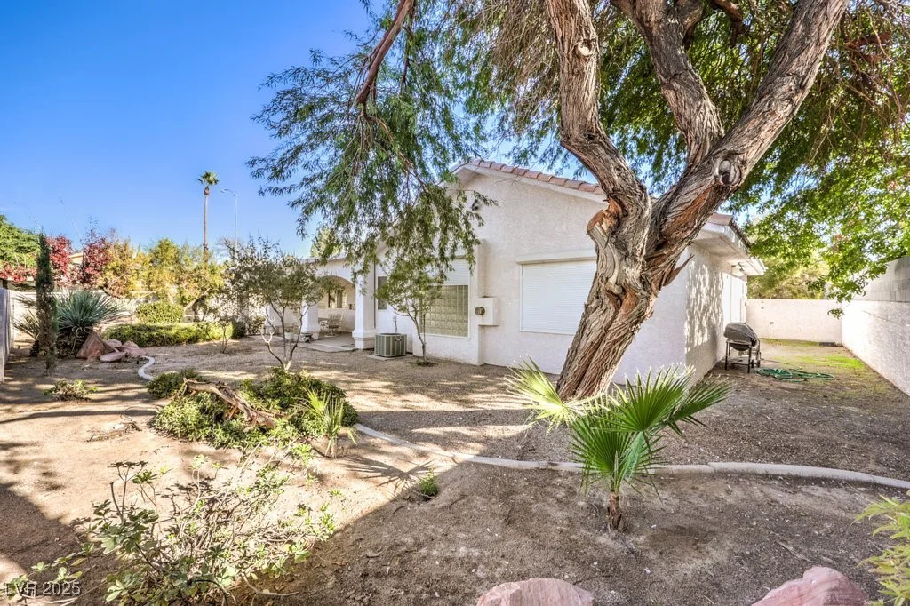 4515 Goen, Las Vegas, NV 89121
