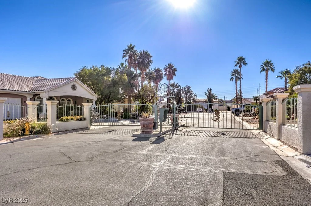4515 Goen, Las Vegas, NV 89121