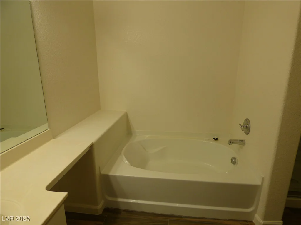 5751 Hacienda, Las Vegas, NV 89122