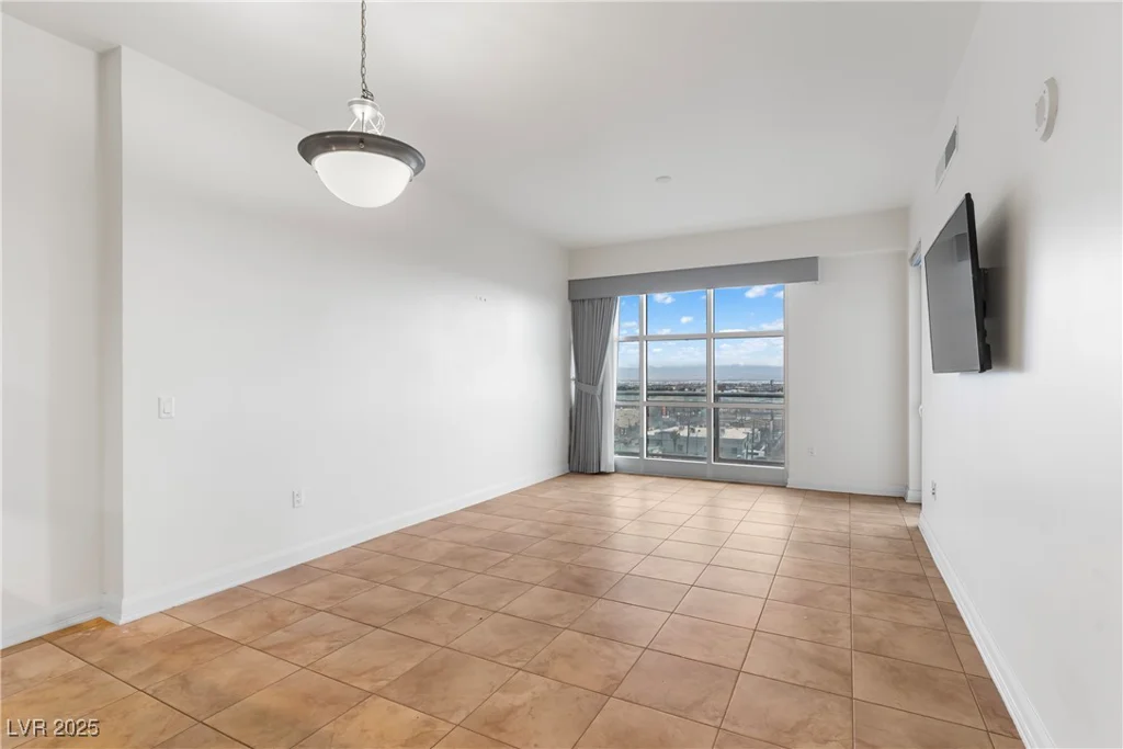 150 Las Vegas, Las Vegas, NV 89101