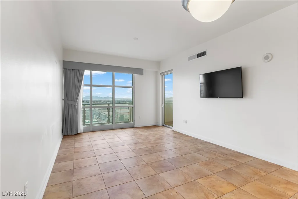 150 Las Vegas, Las Vegas, NV 89101