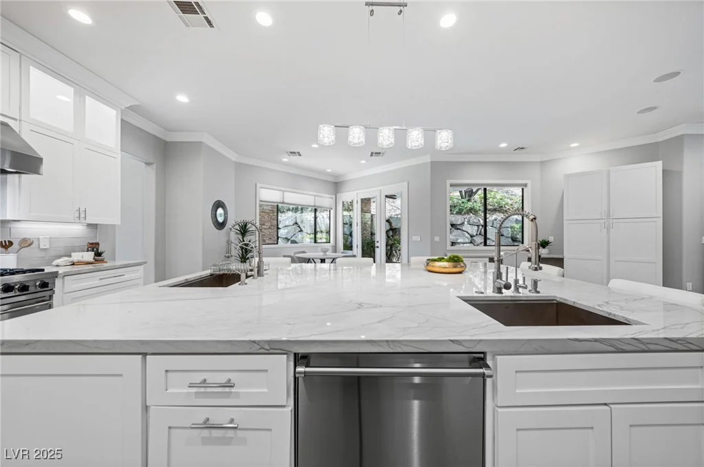 29 Soaring Bird, Las Vegas, NV 89135