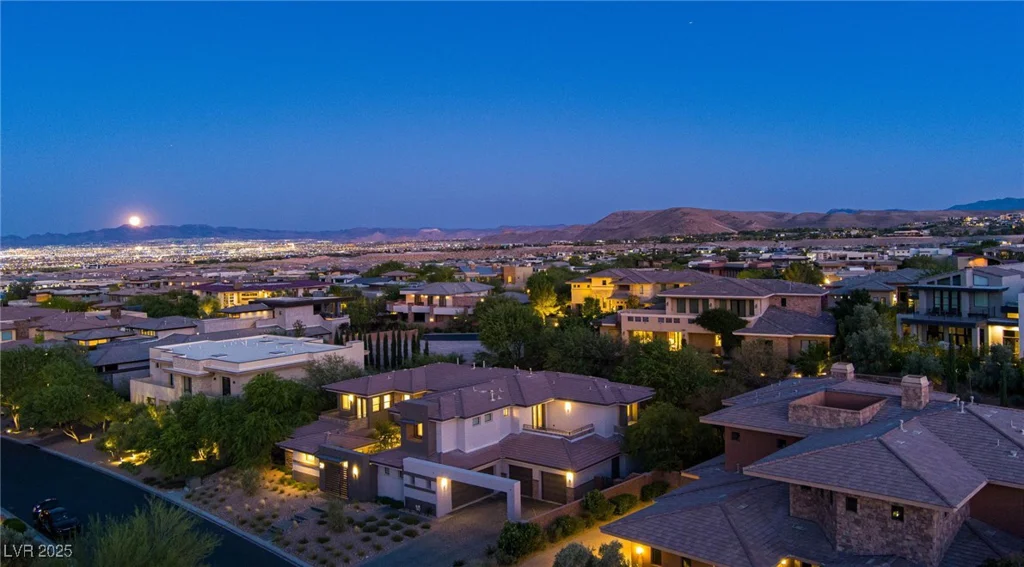 29 Soaring Bird, Las Vegas, NV 89135