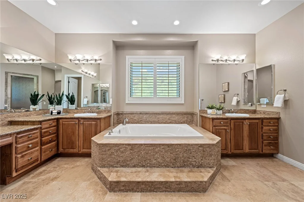29 Soaring Bird, Las Vegas, NV 89135