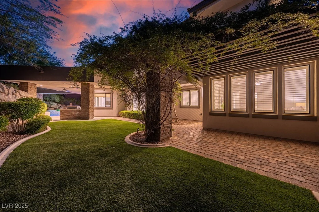29 Soaring Bird, Las Vegas, NV 89135