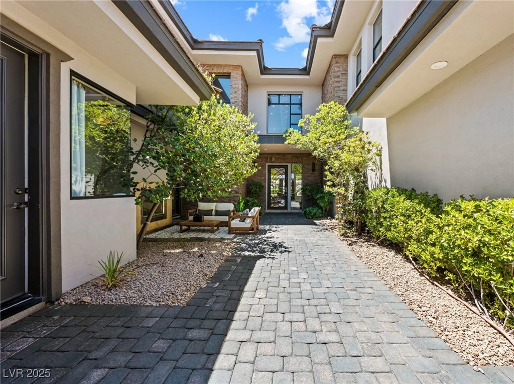 29 Soaring Bird, Las Vegas, NV 89135