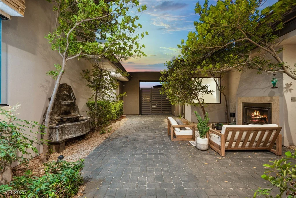29 Soaring Bird, Las Vegas, NV 89135