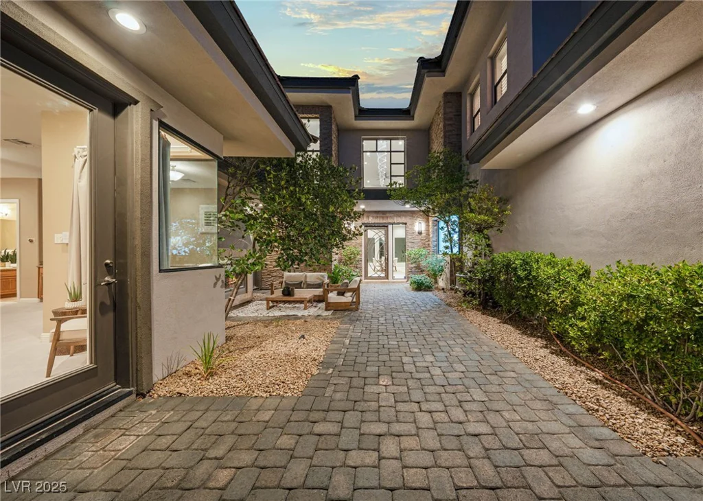29 Soaring Bird, Las Vegas, NV 89135