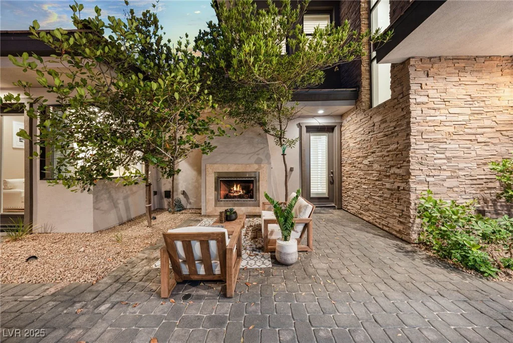 29 Soaring Bird, Las Vegas, NV 89135