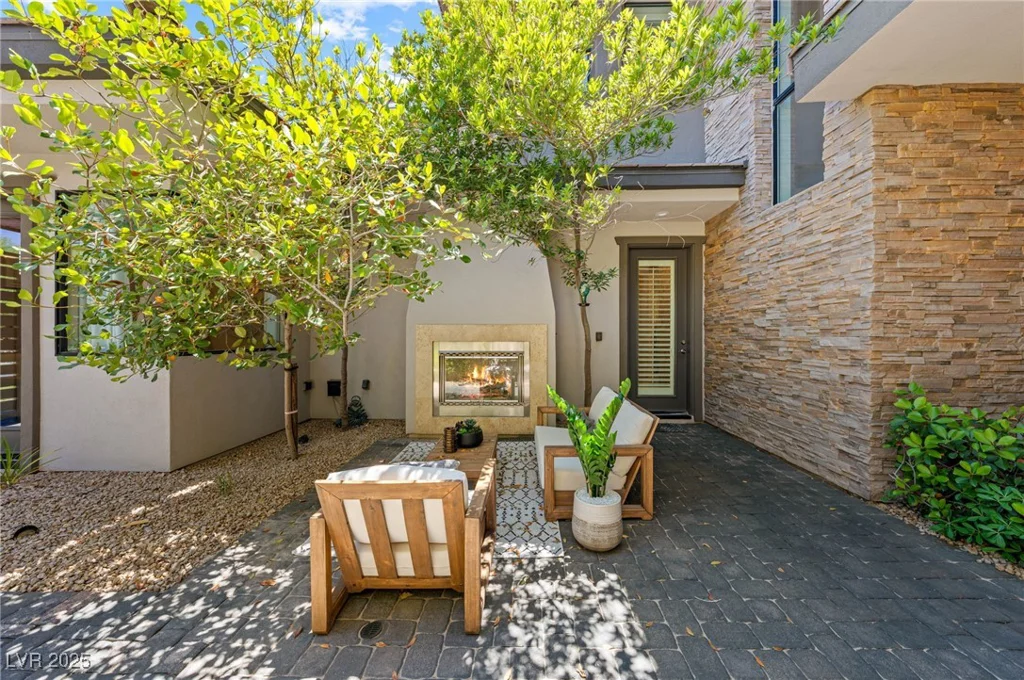 29 Soaring Bird, Las Vegas, NV 89135