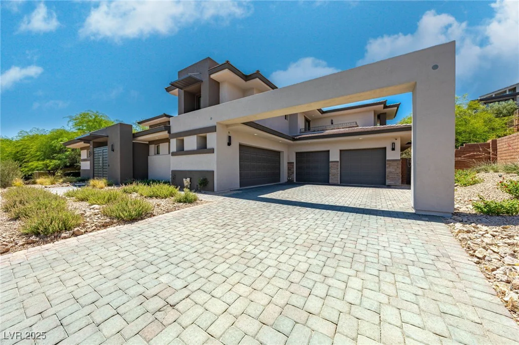 29 Soaring Bird, Las Vegas, NV 89135
