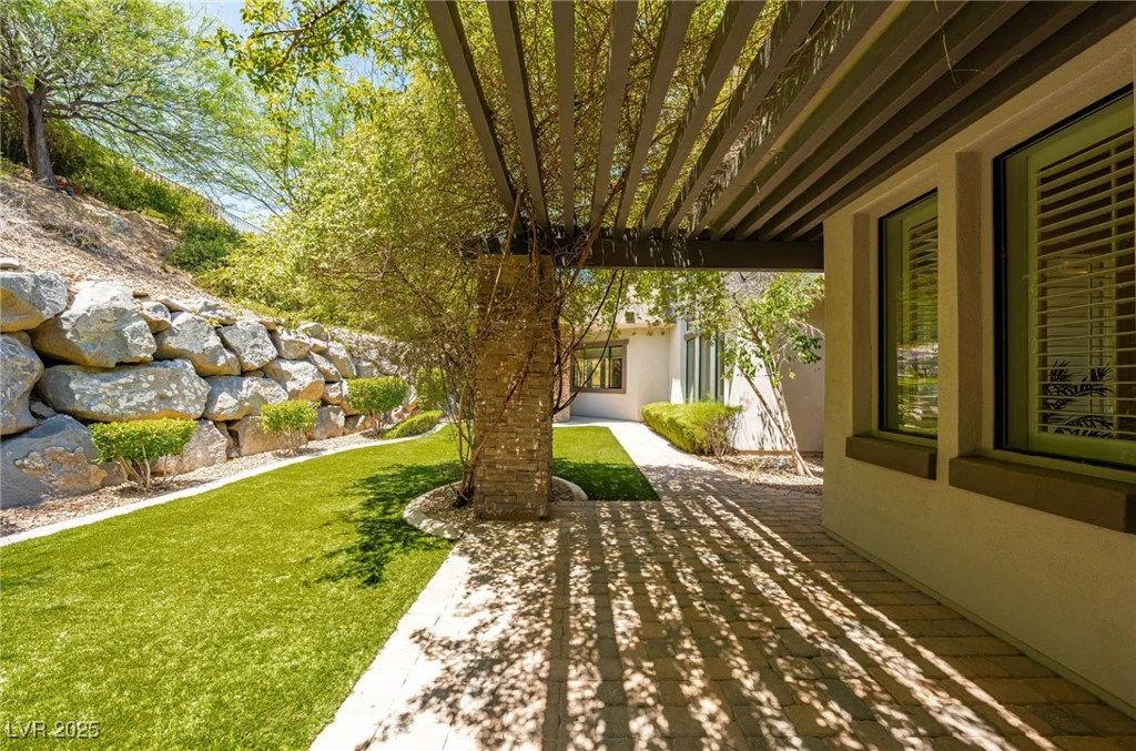 29 Soaring Bird, Las Vegas, NV 89135