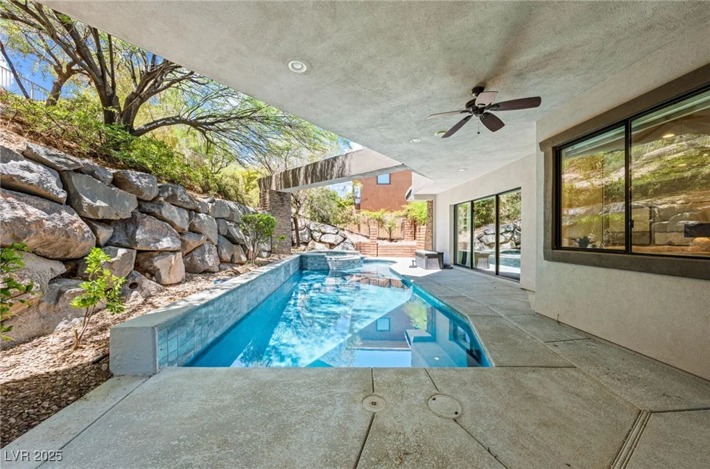 29 Soaring Bird, Las Vegas, NV 89135