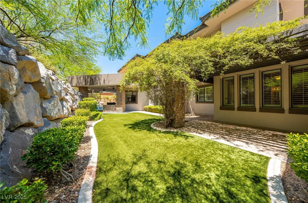 29 Soaring Bird, Las Vegas, NV 89135